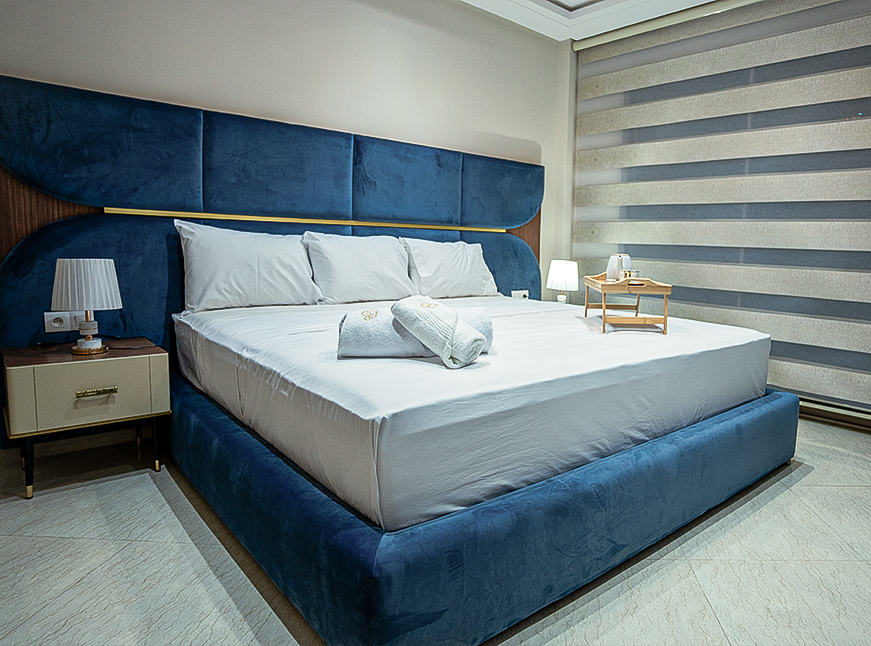 Royal Apartment - Grand Living Area